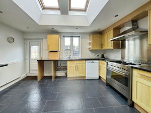 Kitchen- click for photo gallery